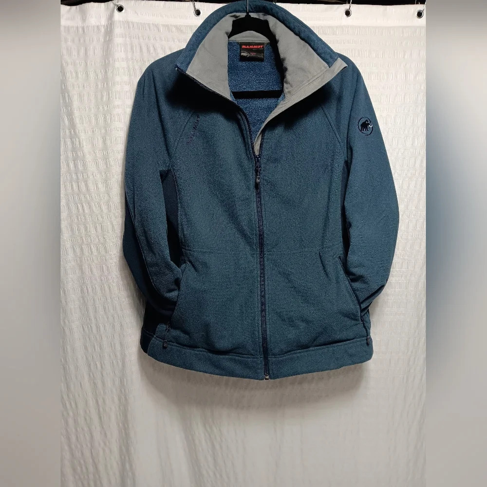 Mammut Full Zip Midlayer Jacket. Ladies size L